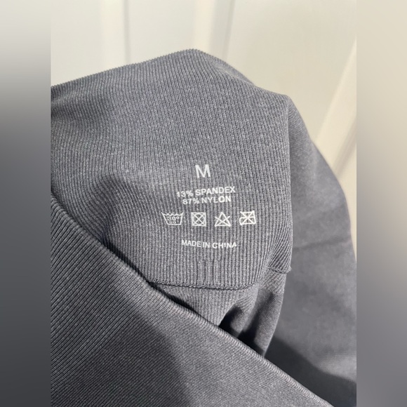 NWOT NVGTN Gray Contour Seamless Leggings - Picture 8 of 8